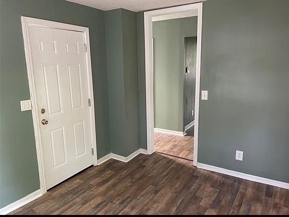 3rd image of 3406 Roberts St