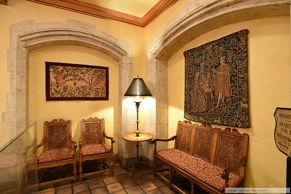 Rented by Steven Corcoran Real Estate | media 17