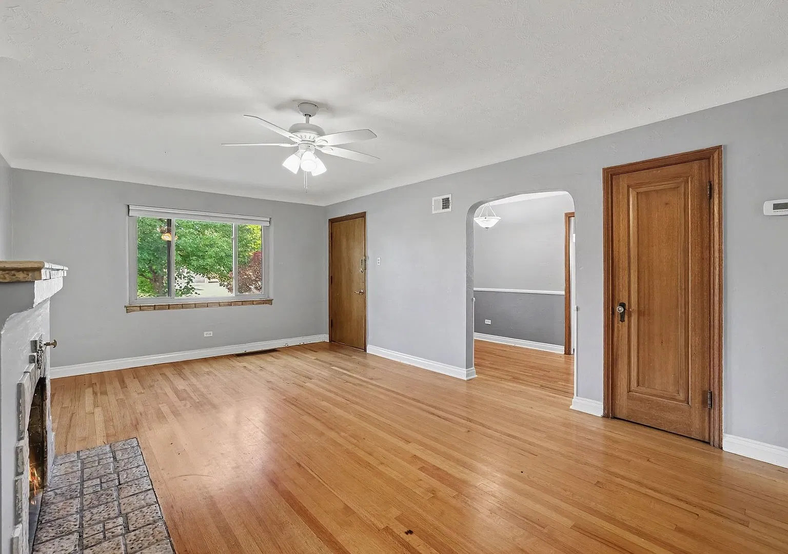 Charming Duplex with Large Yard in the Heart of Hale — Photo 4