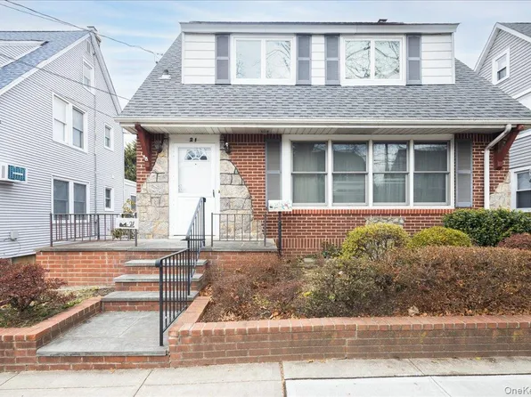 21 Cornell Street, Williston Park, NY 11596