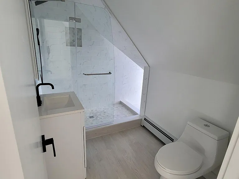 682 Whitney Ave #3 — Photo 9