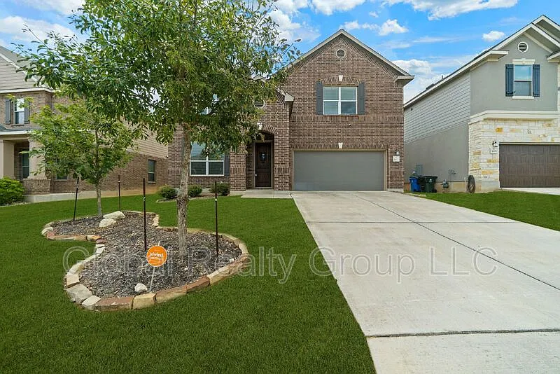 3 bed, 2.5 bath, 2779 sqft, $2,495 — Photo 1