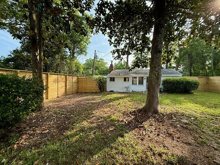 313 1/2 Pine Grove Dr — Photo 2