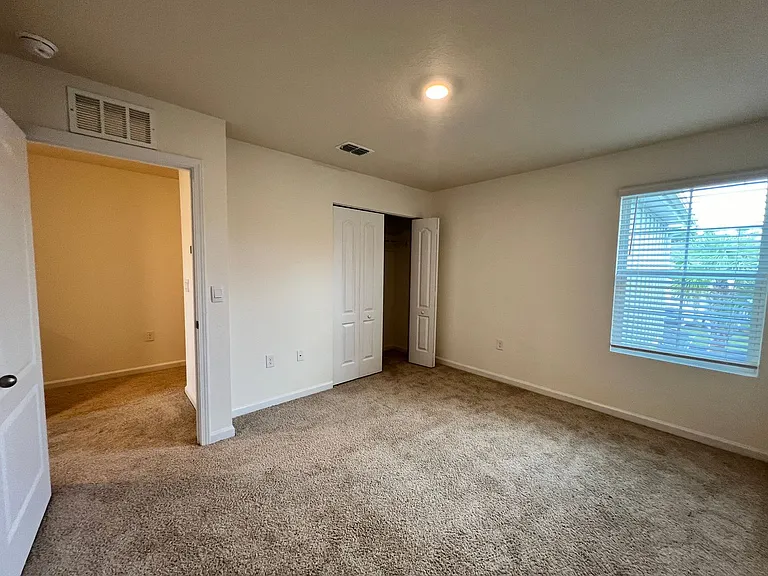 35 Oarsman Crossing Dr — Photo 13