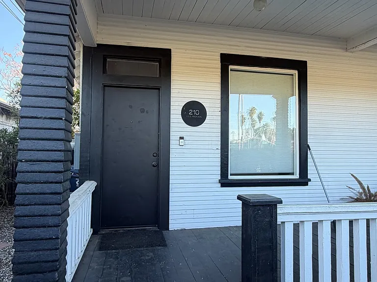 210 E High Ave #1/2 — Photo 1