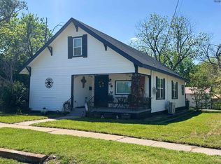415 N Main St, Henrietta, TX 76365