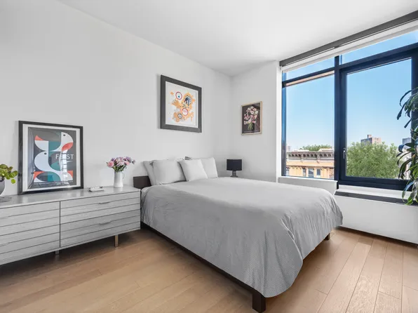 500 Waverly Avenue image 4 of 13