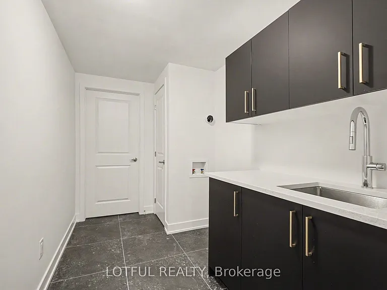 540 Tahoe Hts #B — Photo 15