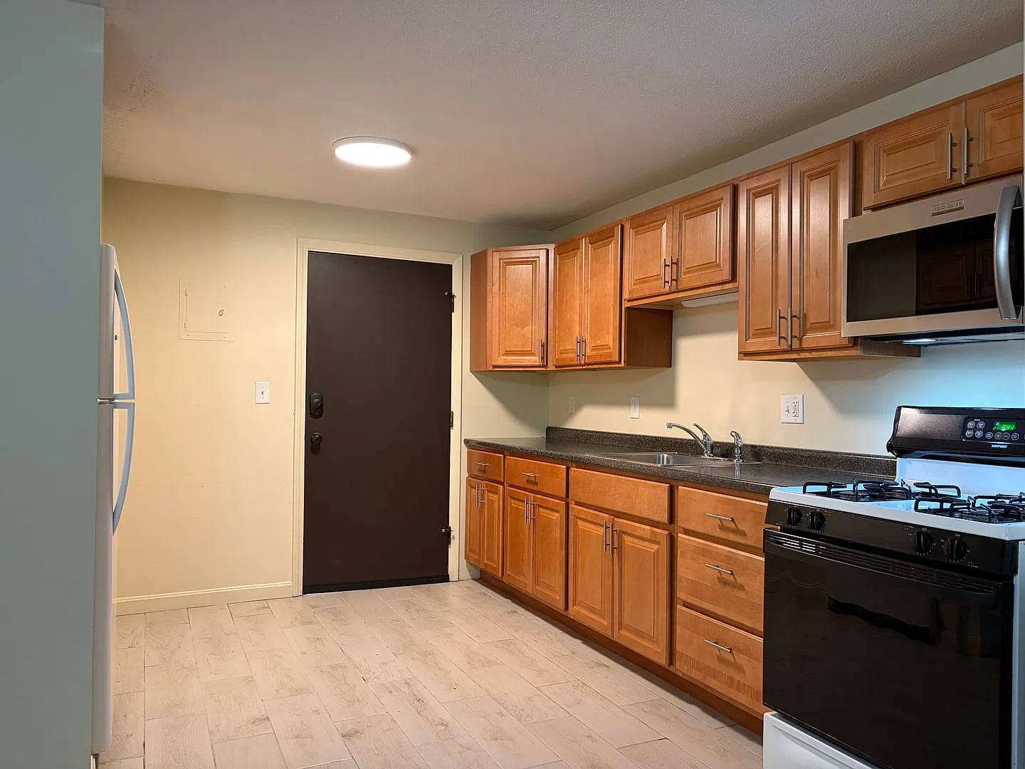 81 Fisherville Rd — Photo 4