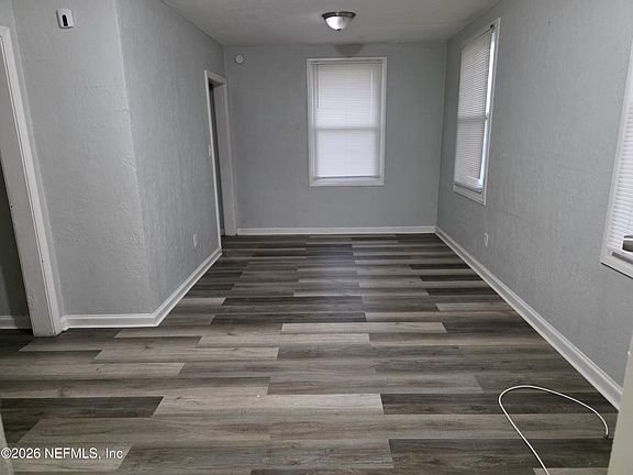 3rd image of 1185 E 18TH Street