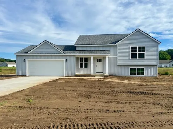 3221 Signal Point Dr, Allegan, MI 49010