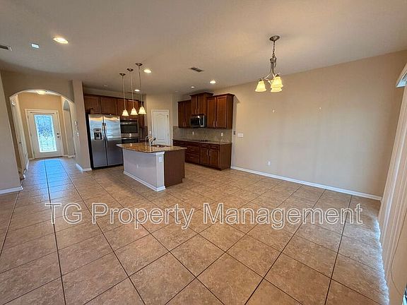 3rd image of 247 Shetland Dr
