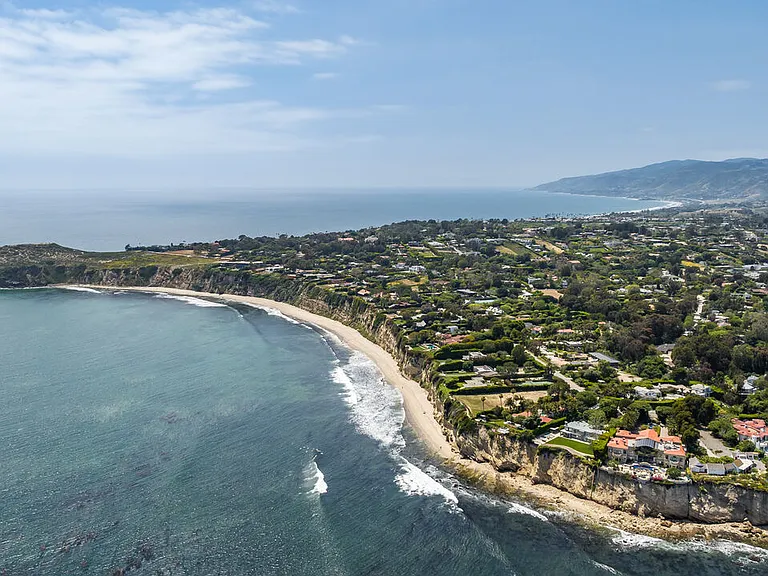 28925 Cliffside Dr — Photo 58