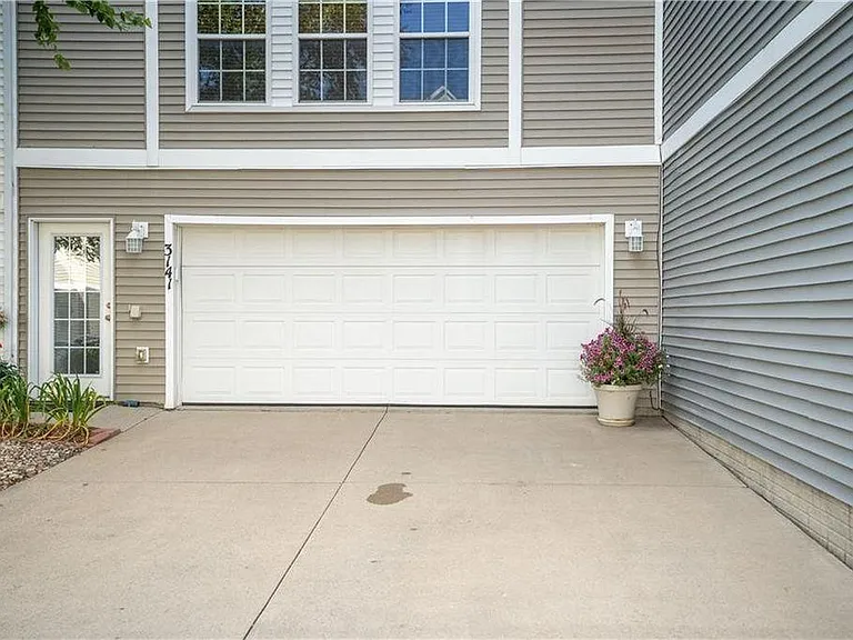 3141 SW Sharmin Ln — Photo 2