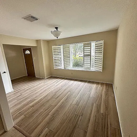 13810 Ivymount Dr — Photo 7