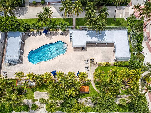 3rd image of 2655 Collins Ave APT 1005