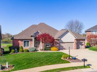4103 W Stonewater Dr, Peoria, IL 61615