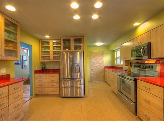 4th image of 555 Country Aire Dr