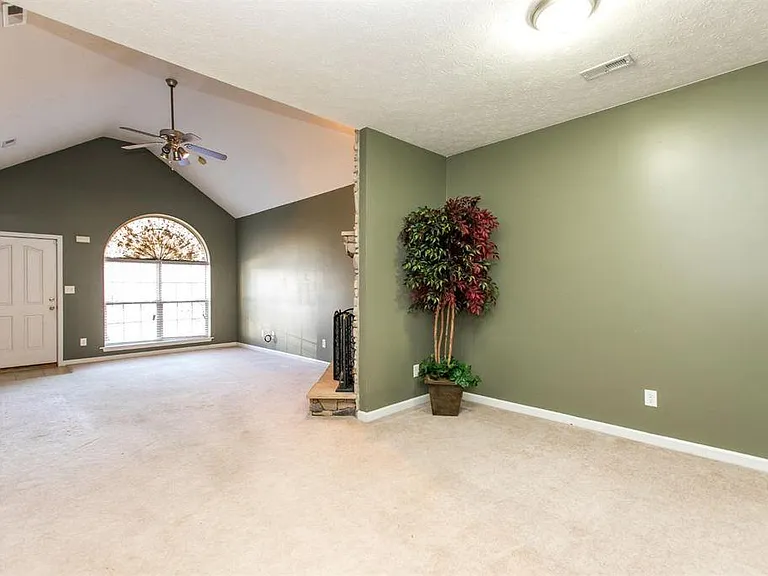 1116 Brick House Ln — Photo 4
