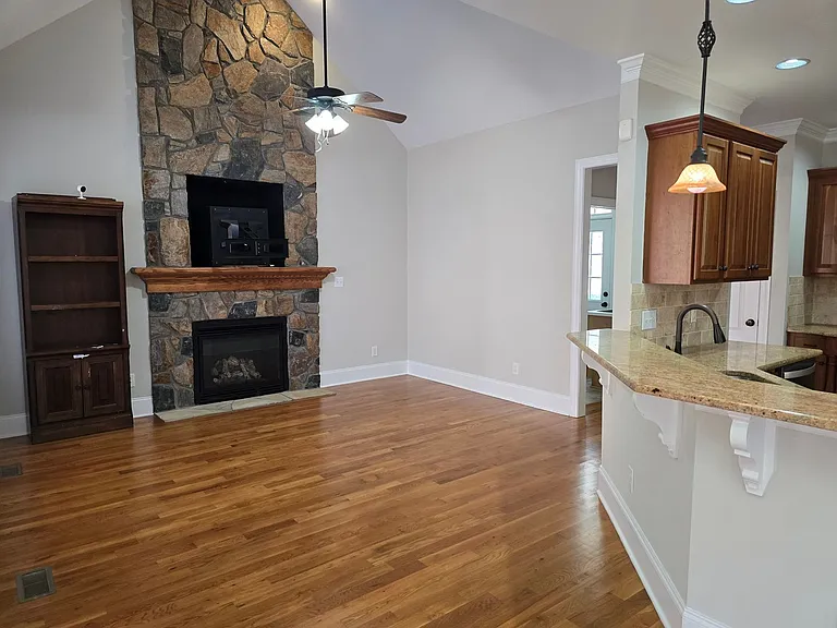 3653 Pleasants Ridge Dr — Photo 9