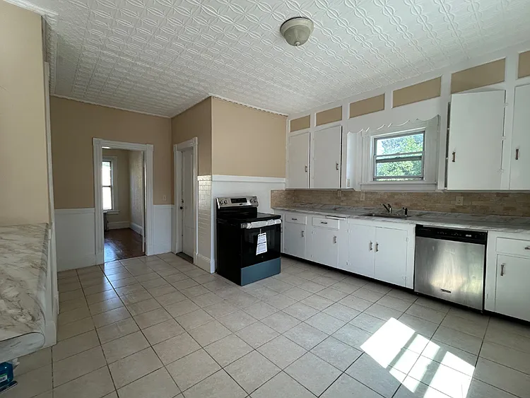 54 Lawnwood Ave #1 — Photo 5