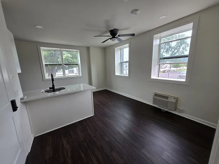 300 Market St #101 — Photo 16