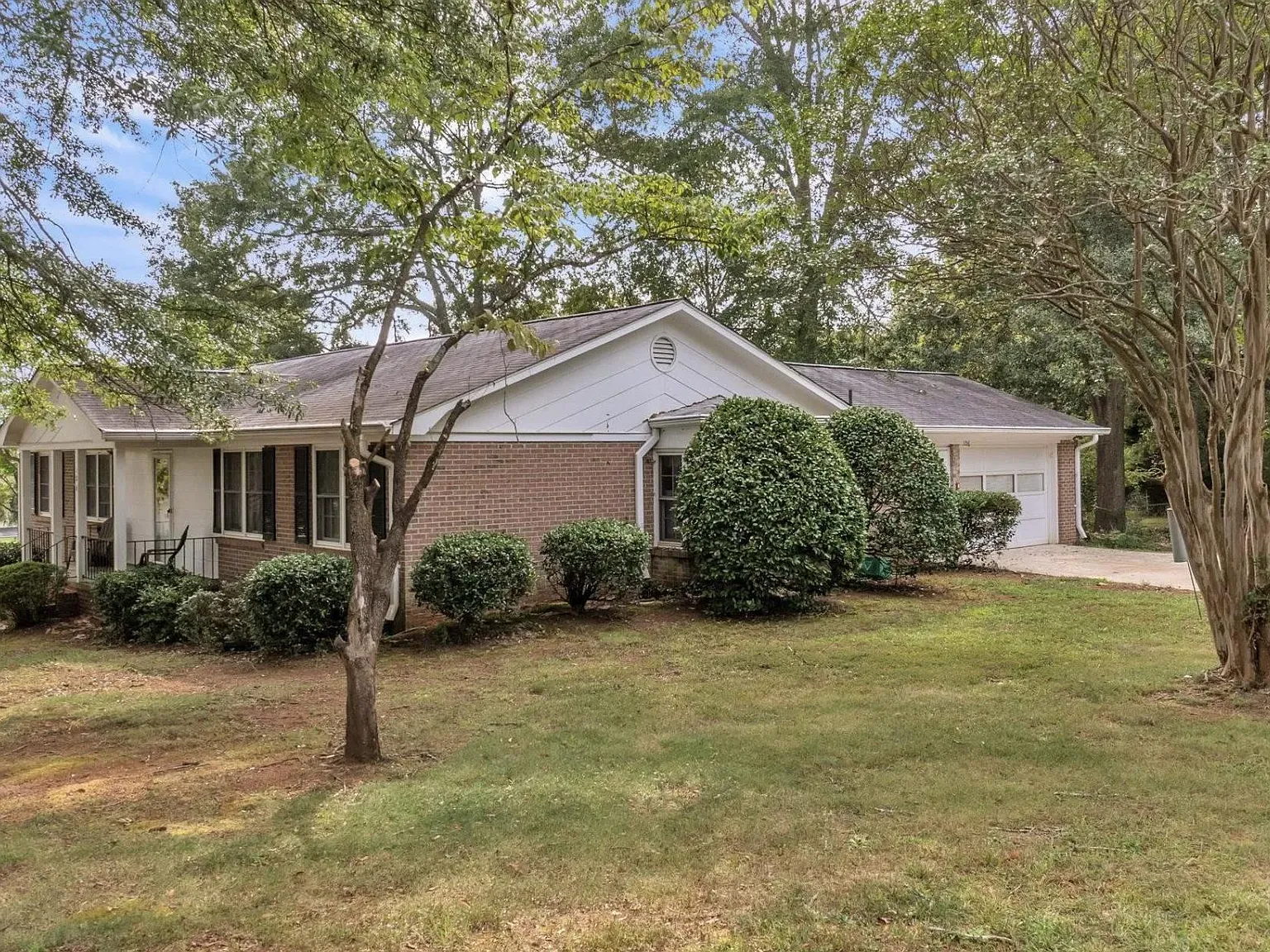 3 bed, 2.5 bath, 1814 sqft, $1,895 — Photo 3