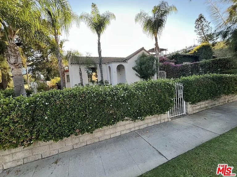 101 N La Peer Dr — Photo 33