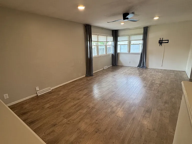 840 N Waddington Ave — Photo 6