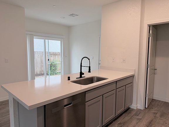 5th image of 5080 Molino Cir