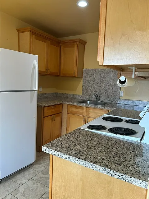 2 bed, 800 sqft, $2,495 — Photo 2