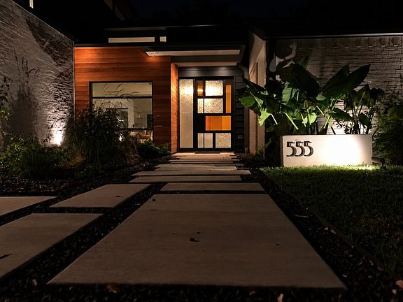 4th image of 555 Arbor Brook Ln