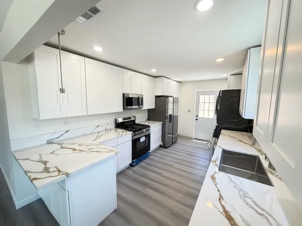 19906 Saticoy St, Winnetka, CA 91306