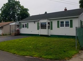 16 Grove St, East Millinocket, ME 04430