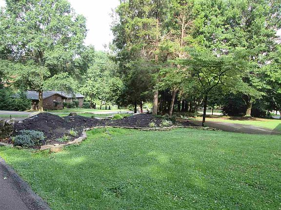 3rd image of 1323 N Fairmont Ave
