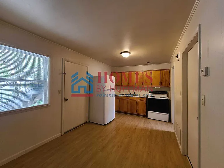 627 Frederick St — Photo 3