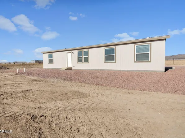 26800 N CHAMPAGNE Lane, Paulden, AZ 86334