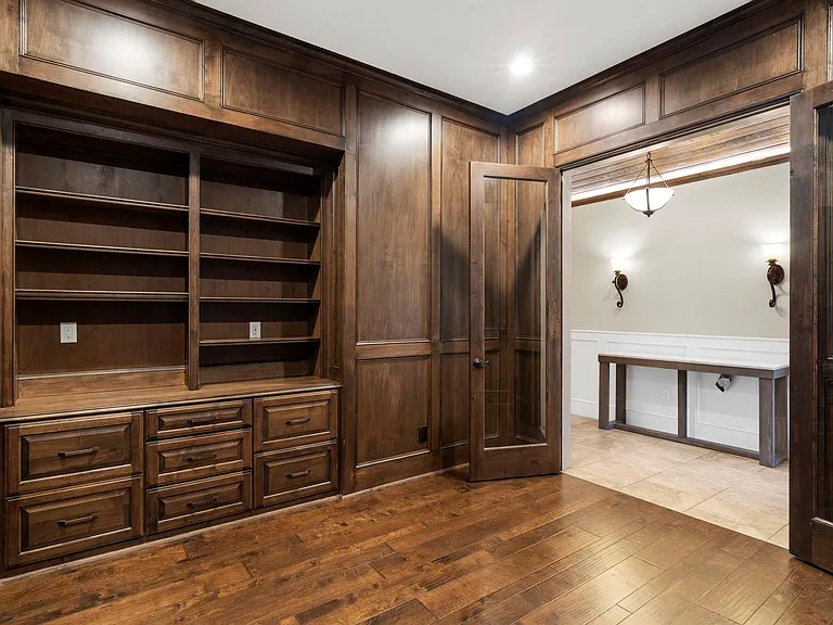 6806 Heron Dr — Photo 7