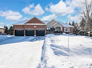 5 Munro Ct, Springwater, ON L9X 0H6