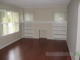 2nd image of 3847 Oakdale St