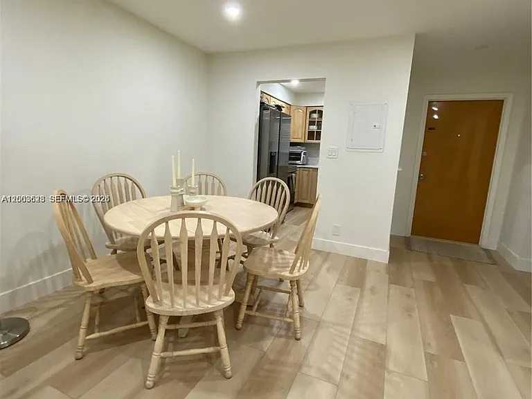 1200 Tallwood Ave #302 — Photo 5