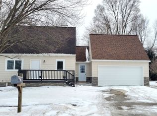 9945 Holly Dr, Lake City, PA 16423