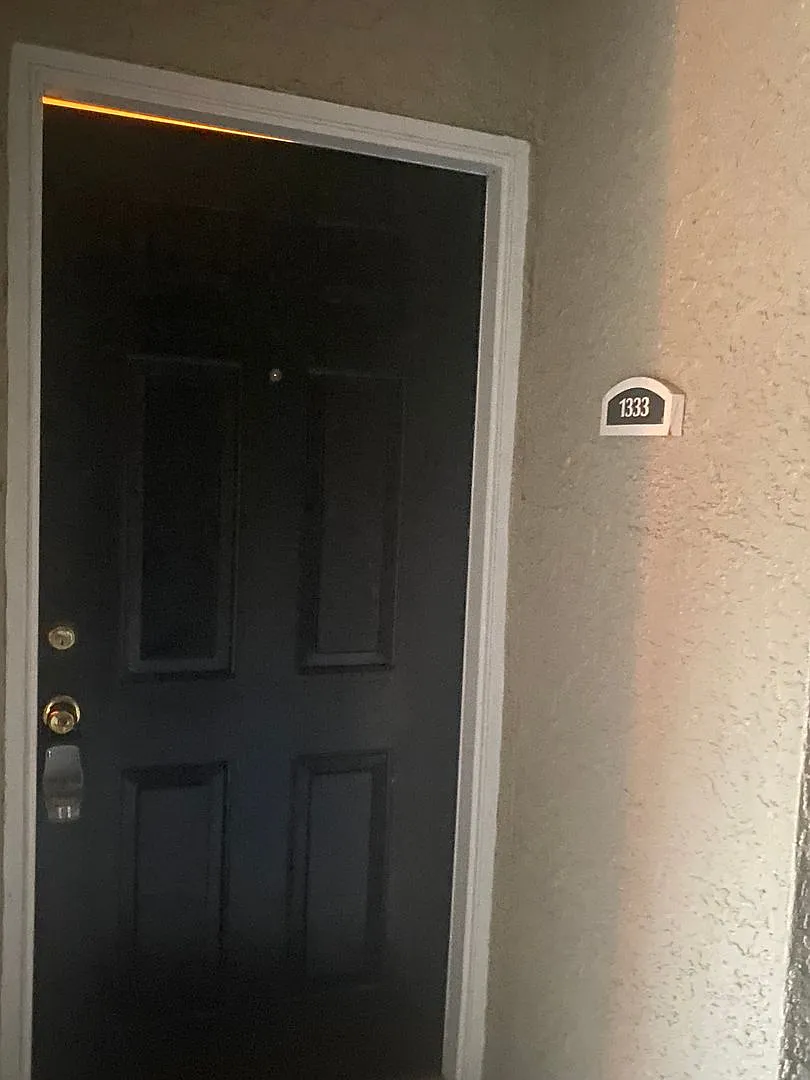 Spacious 1 bedroom, 1 bathroom unit in Courtney Landing — Photo 2