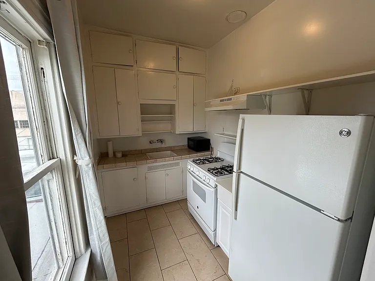 524 Carolina St — Photo 9