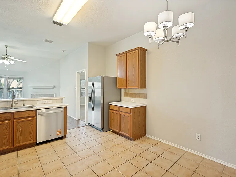 3705 Hermalinda Dr — Photo 10
