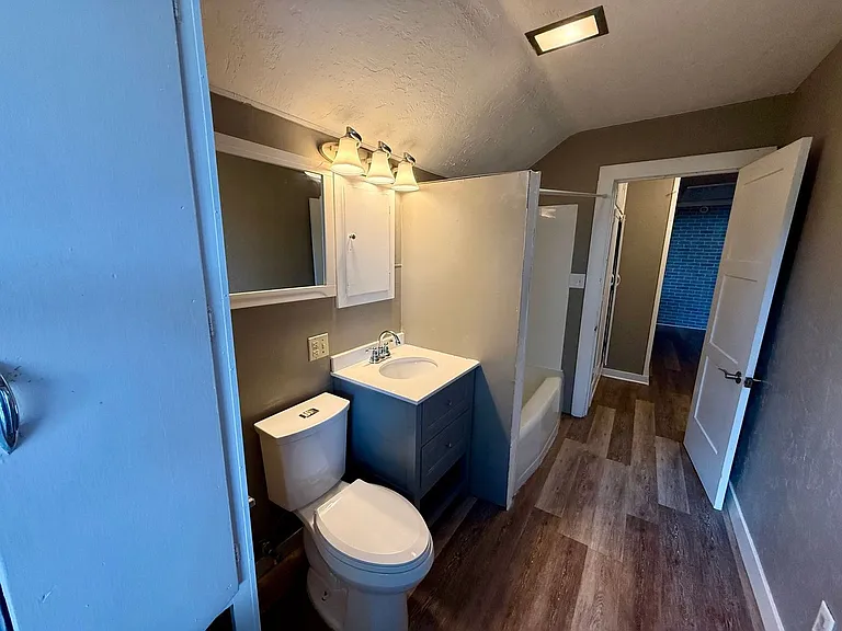 710 Lincoln St — Photo 17