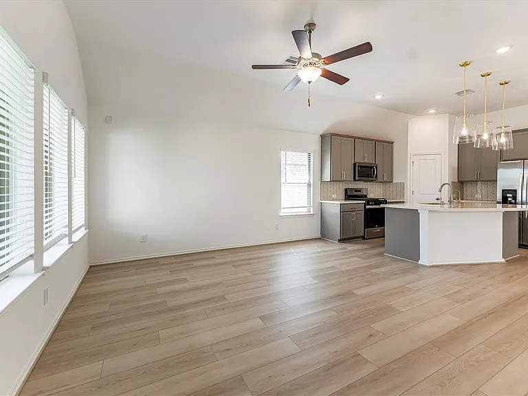 21107 Armstrong County Dr — Photo 20