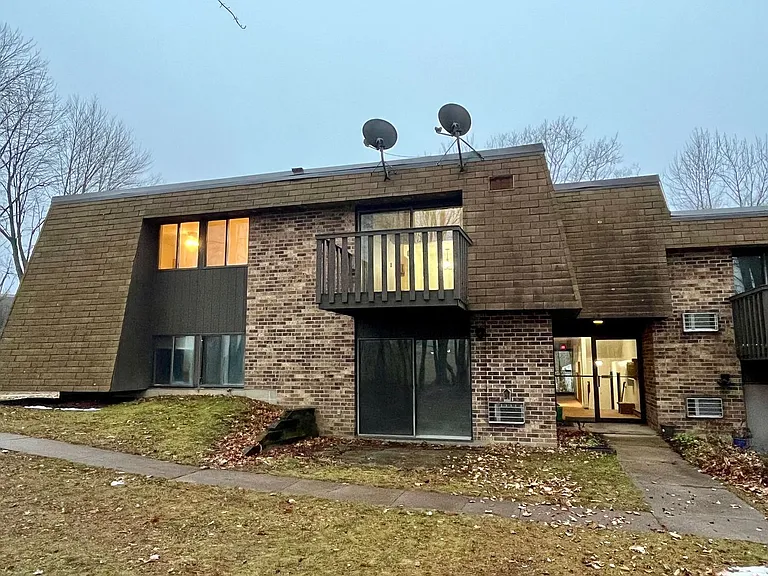 1703 Sawyer Dr — Photo 15