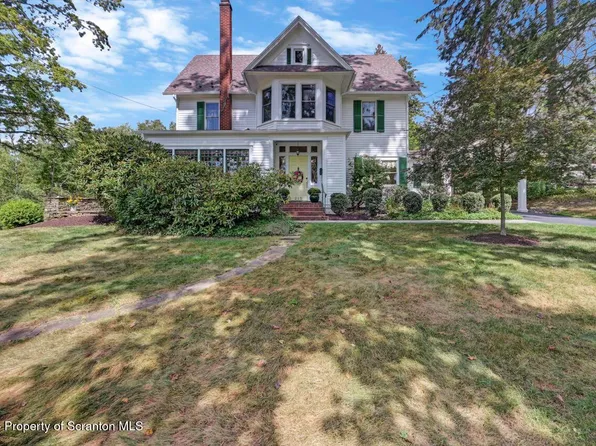 215 Fairview Rd, Clarks Green, PA 18411