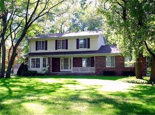 10682 Culver Rd, Brighton, MI 48114